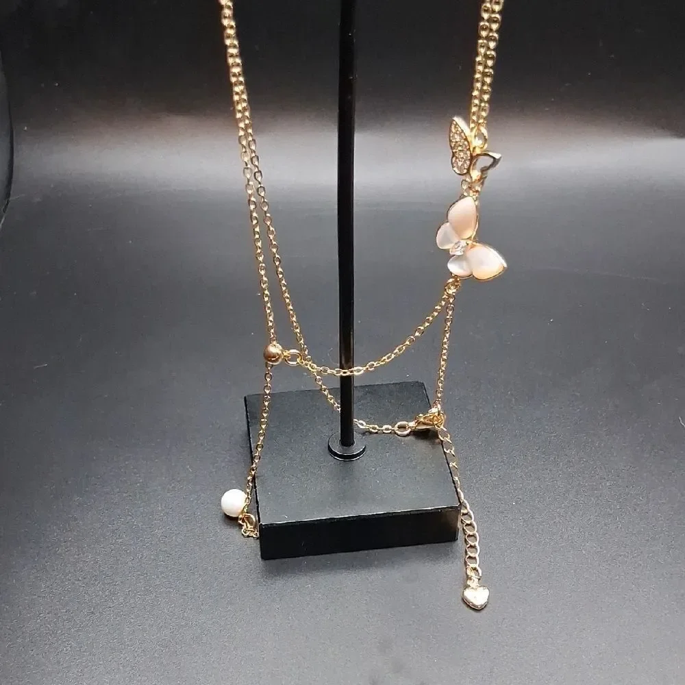Dozzior Beautiful‎ Double Butterfly Goldtone Necklace New In Box